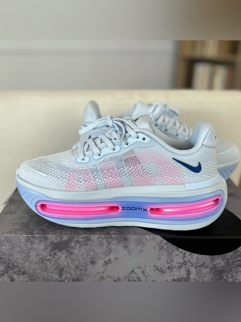Nike Vomero Premium Blue Tint Pink Women’s Size 7 HM5973-400 Running Shoes - Picture 3 of 10
